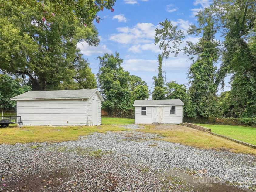 608 Maple Avenue, Gastonia, NC 28054.  MLS# CAR4292359, YatesRealty ID 33726. 