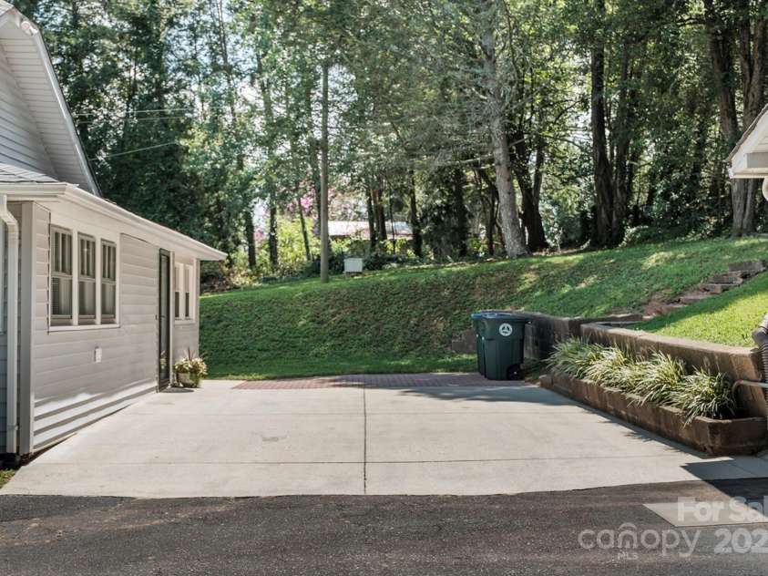 404 Laurel Street, Valdese, NC 28690.  MLS# CAR4285220, YatesRealty ID 33727. 