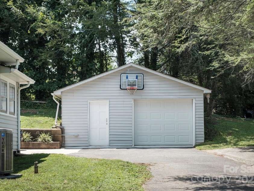 404 Laurel Street, Valdese, NC 28690.  MLS# CAR4285220, YatesRealty ID 33727. 