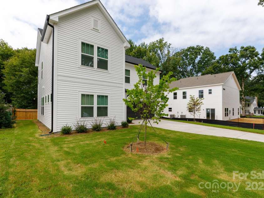 5310 Lantana Avenue, Charlotte, NC 28205.  MLS# CAR4294277, YatesRealty ID 33728. 
