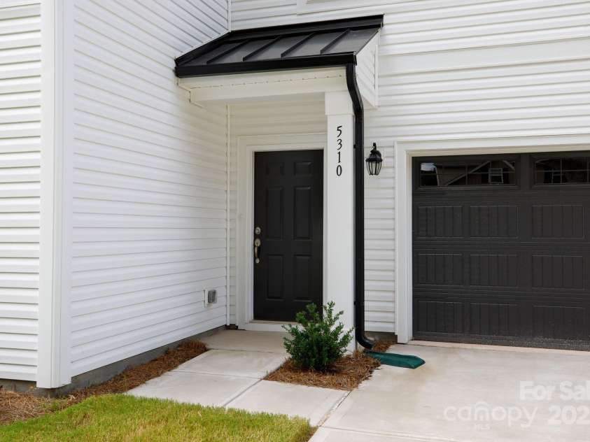 5310 Lantana Avenue, Charlotte, NC 28205.  MLS# CAR4294277, YatesRealty ID 33728. 
