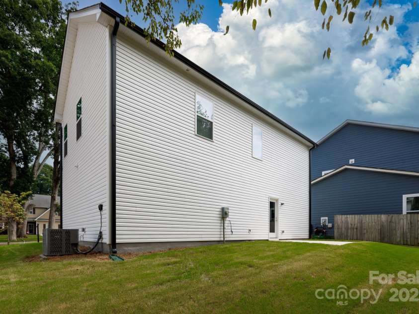 5310 Lantana Avenue, Charlotte, NC 28205.  MLS# CAR4294277, YatesRealty ID 33728. 