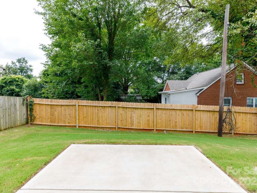 5310 Lantana Avenue, Charlotte, NC 28205.  MLS# CAR4294277, YatesRealty ID 33728. 