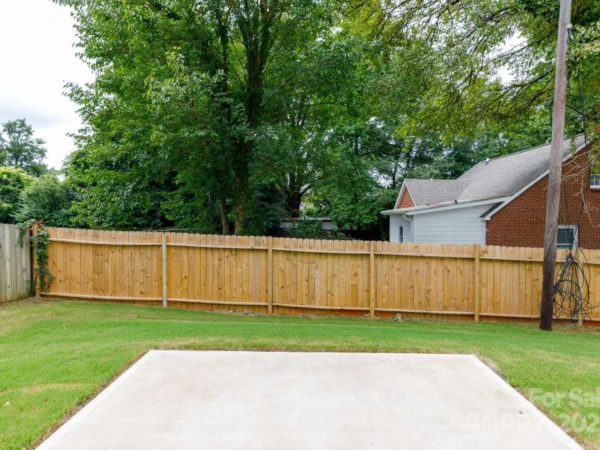 5310 Lantana Avenue, Charlotte, NC 28205.  MLS# CAR4294277, YatesRealty ID 33728. 