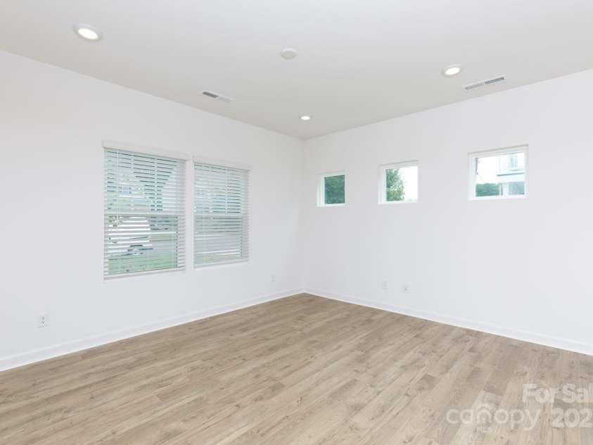5310 Lantana Avenue, Charlotte, NC 28205.  MLS# CAR4294277, YatesRealty ID 33728. 