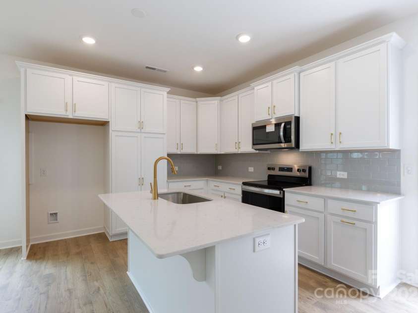 5310 Lantana Avenue, Charlotte, NC 28205.  MLS# CAR4294277, YatesRealty ID 33728. 