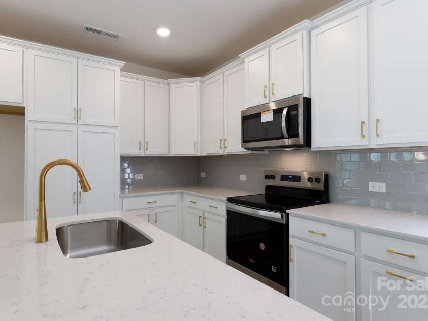 5310 Lantana Avenue, Charlotte, NC 28205.  MLS# CAR4294277, YatesRealty ID 33728. 