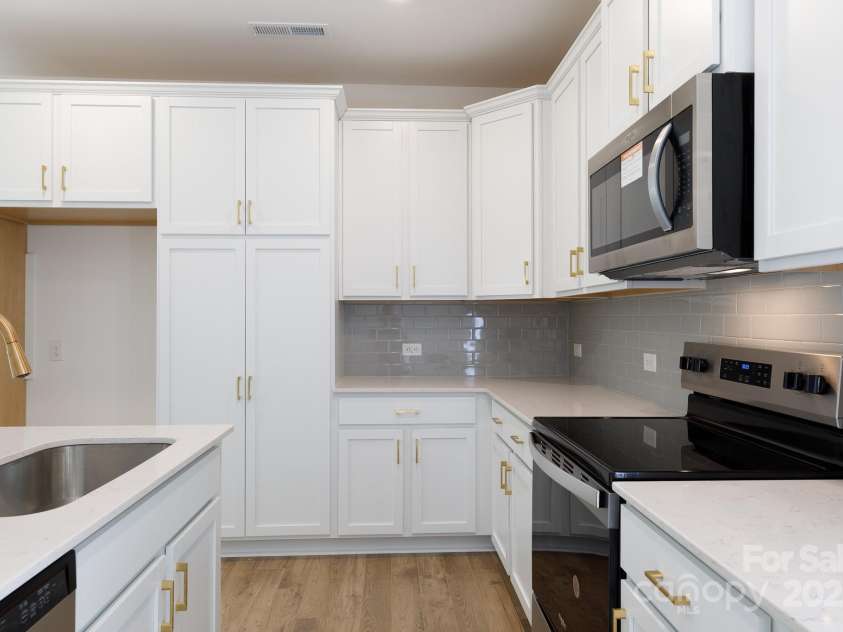 5310 Lantana Avenue, Charlotte, NC 28205.  MLS# CAR4294277, YatesRealty ID 33728. 