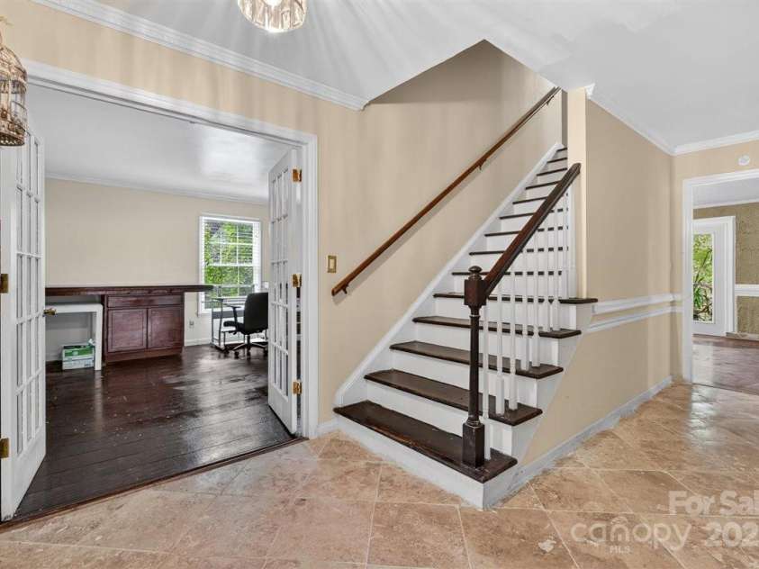 7144 Chapparall Lane, Charlotte, NC 28215.  MLS# CAR4288471, YatesRealty ID 33729. Study/Flex Space