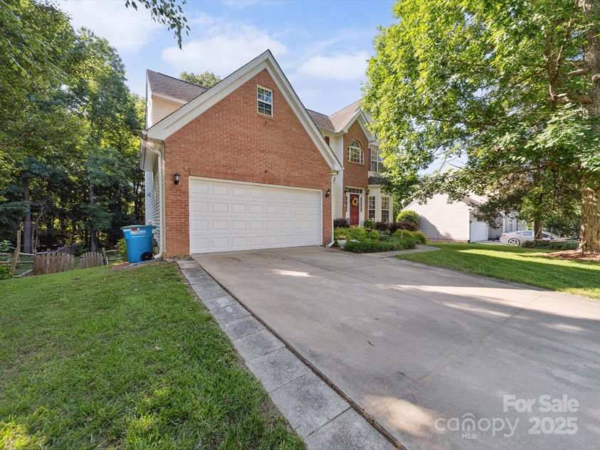 130 Nims Spring Drive, Fort Mill, SC 29715.  MLS# CAR4272422, YatesRealty ID 33730. 