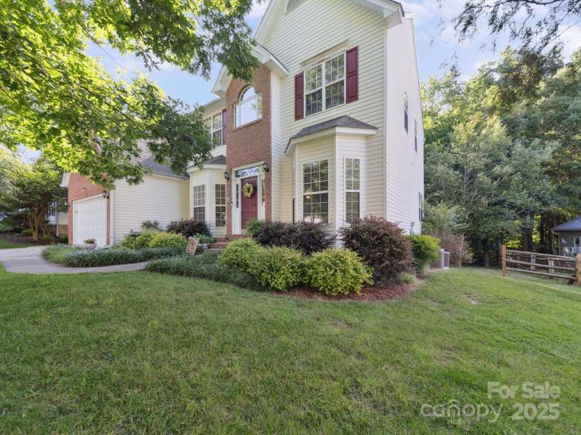 130 Nims Spring Drive, Fort Mill, SC 29715.  MLS# CAR4272422, YatesRealty ID 33730. 