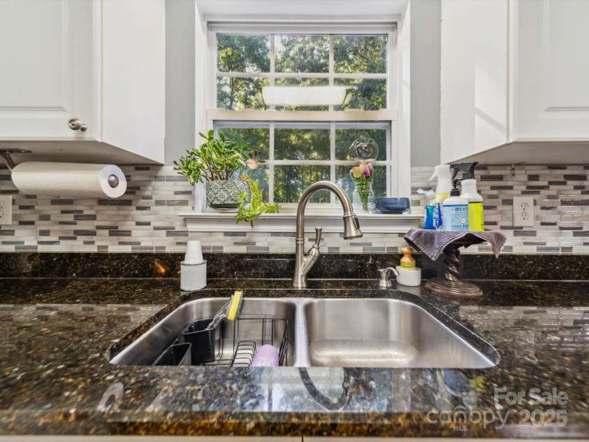 130 Nims Spring Drive, Fort Mill, SC 29715.  MLS# CAR4272422, YatesRealty ID 33730. 