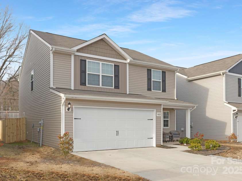 9025 Creedmore Hills Drive, Charlotte, NC 28214.  MLS# CAR4289266, YatesRealty ID 33732. Front Exterior