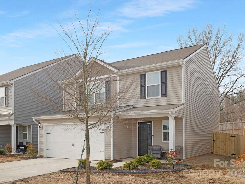 9025 Creedmore Hills Drive, Charlotte, NC 28214.  MLS# CAR4289266, YatesRealty ID 33732. Front Exterior