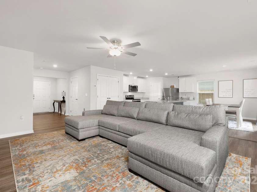 9025 Creedmore Hills Drive, Charlotte, NC 28214.  MLS# CAR4289266, YatesRealty ID 33732. Living Room