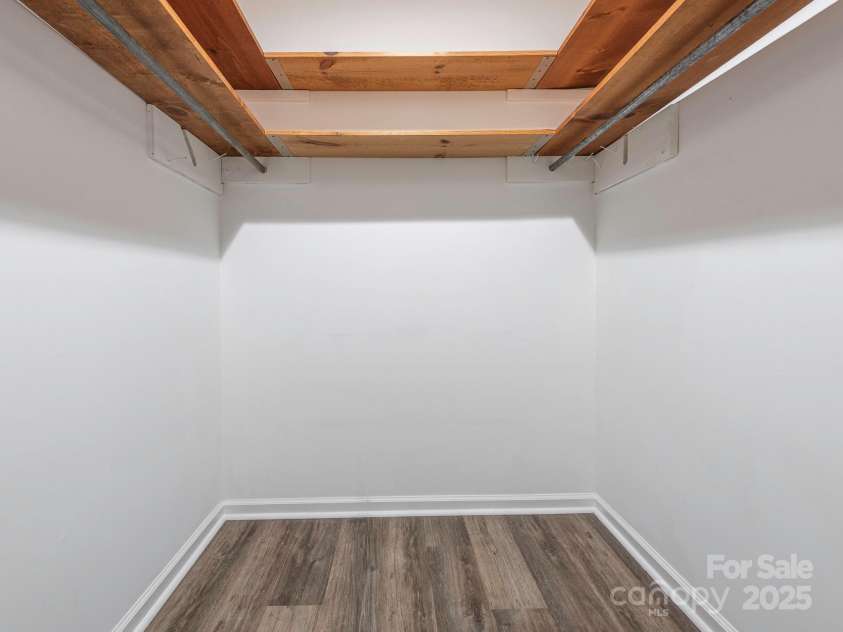 168 Coulwood Drive, Charlotte, NC 28214.  MLS# CAR4284362, YatesRealty ID 33733. 