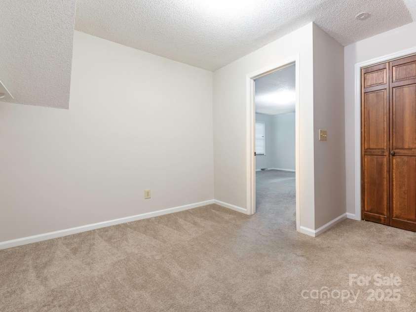 168 Coulwood Drive, Charlotte, NC 28214.  MLS# CAR4284362, YatesRealty ID 33733. 