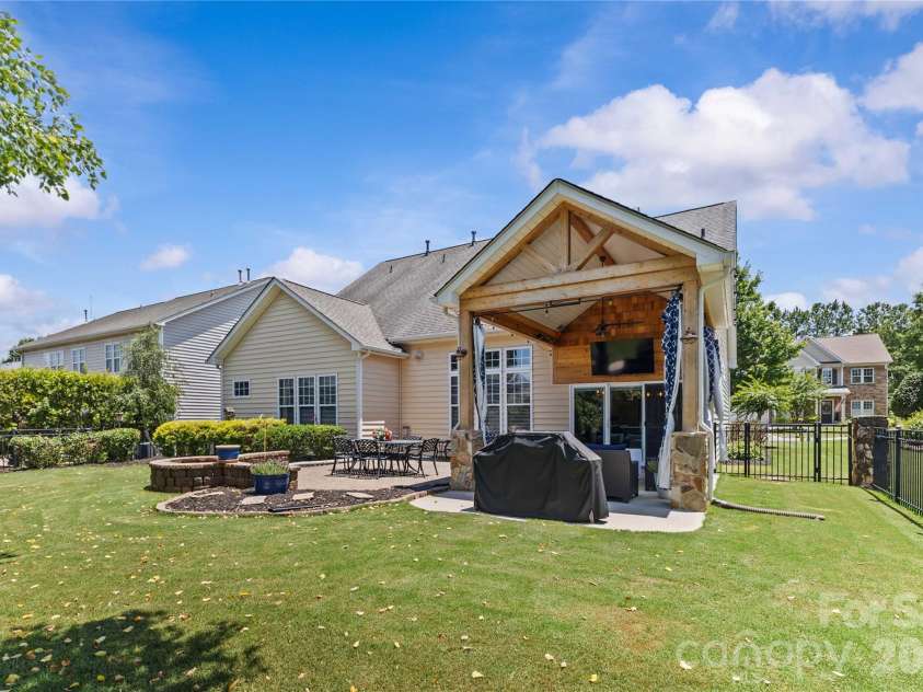 3560 Valiant Avenue, Concord, NC 28027.  MLS# CAR4397754, YatesRealty ID 33733. I want this!