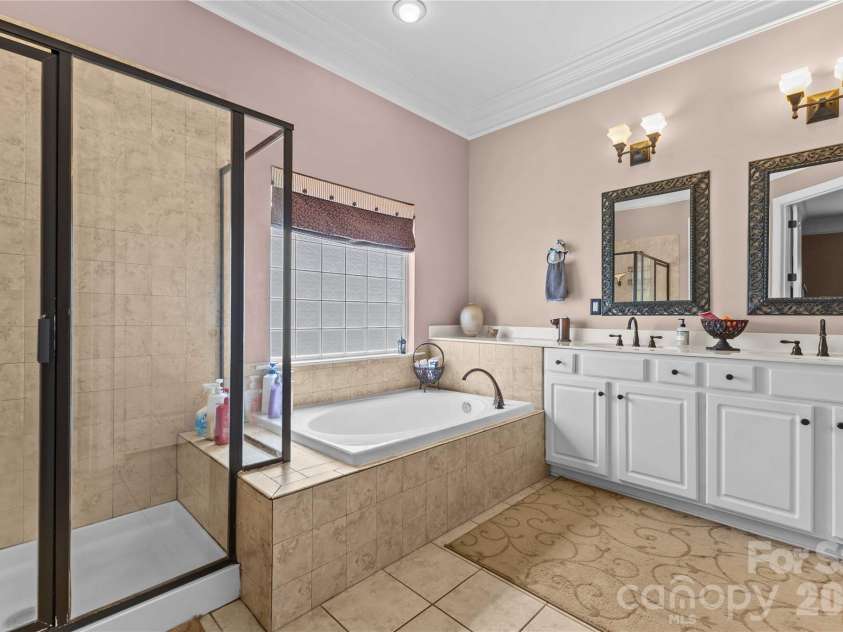 3560 Valiant Avenue, Concord, NC 28027.  MLS# CAR4397754, YatesRealty ID 33733. Spacious primary bathroom