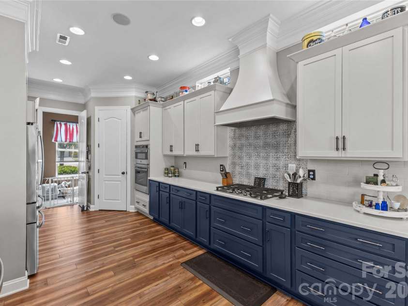 3560 Valiant Avenue, Concord, NC 28027.  MLS# CAR4397754, YatesRealty ID 33733. Stunning updated kitchen