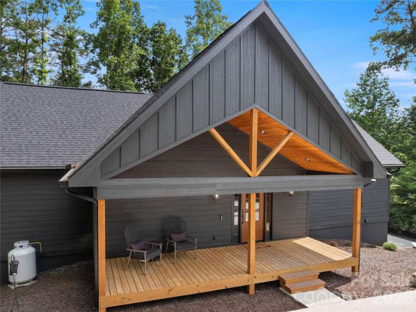 23 Anchor Drive, Nebo, NC 28761.  MLS# CAR4391693, YatesRealty ID 33734. 