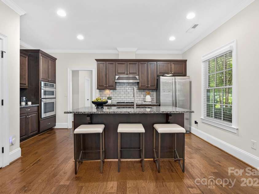 2042 Euclid Avenue, Charlotte, NC 28203.  MLS# CAR4294420, YatesRealty ID 33735. Kitchen