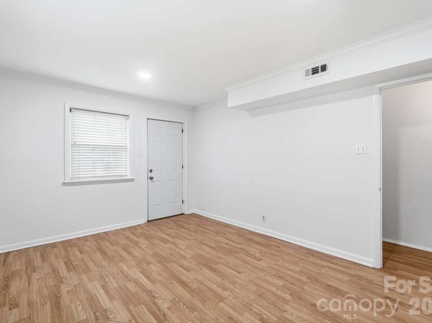 5108 White Oak Road, Charlotte, NC 28210.  MLS# CAR4393738, YatesRealty ID 33735. 3rd Bedroom 