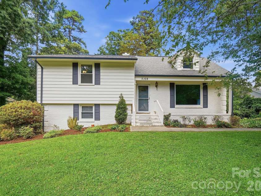 5108 White Oak Road, Charlotte, NC 28210.  MLS# CAR4393738, YatesRealty ID 33735. 