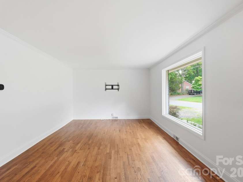 5108 White Oak Road, Charlotte, NC 28210.  MLS# CAR4393738, YatesRealty ID 33735. 