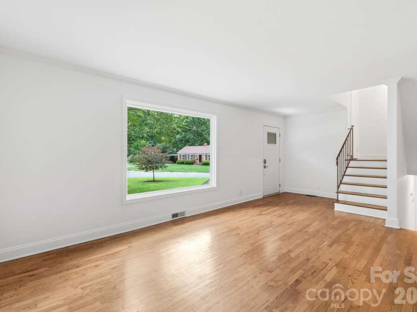 5108 White Oak Road, Charlotte, NC 28210.  MLS# CAR4393738, YatesRealty ID 33735. 
