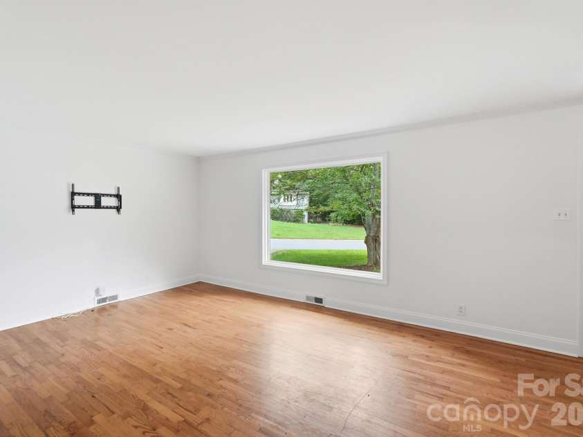 5108 White Oak Road, Charlotte, NC 28210.  MLS# CAR4393738, YatesRealty ID 33735. 