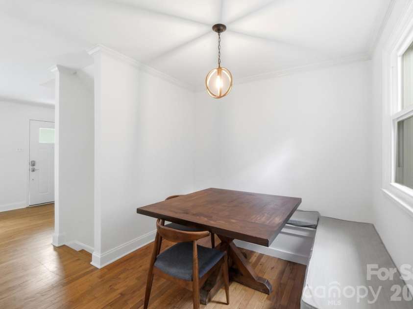 5108 White Oak Road, Charlotte, NC 28210.  MLS# CAR4393738, YatesRealty ID 33735. 