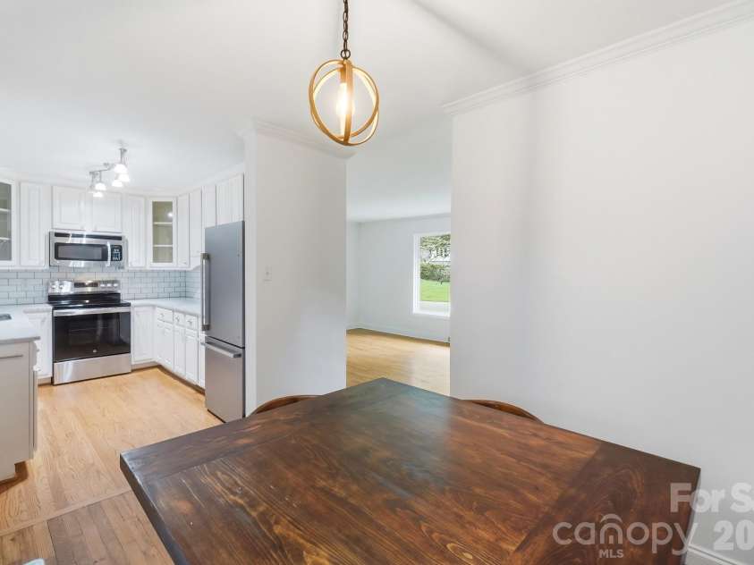 5108 White Oak Road, Charlotte, NC 28210.  MLS# CAR4393738, YatesRealty ID 33735. 