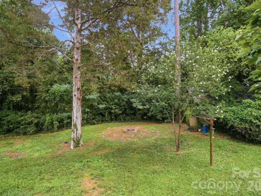 5108 White Oak Road, Charlotte, NC 28210.  MLS# CAR4393738, YatesRealty ID 33735. Backyard 
