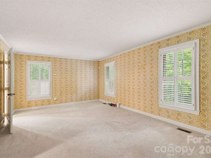 215 Chedworth Court, Concord, NC 28025.  MLS# CAR4396675, YatesRealty ID 33737. Primary suite