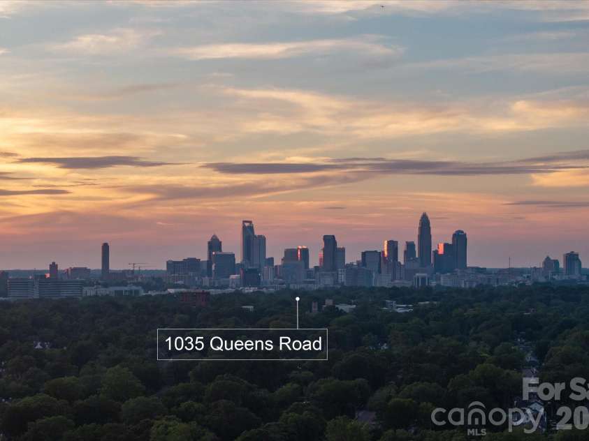 1035 Queens Road, Charlotte, NC 28207.  MLS# CAR4389224, YatesRealty ID 33738. Amazing Location