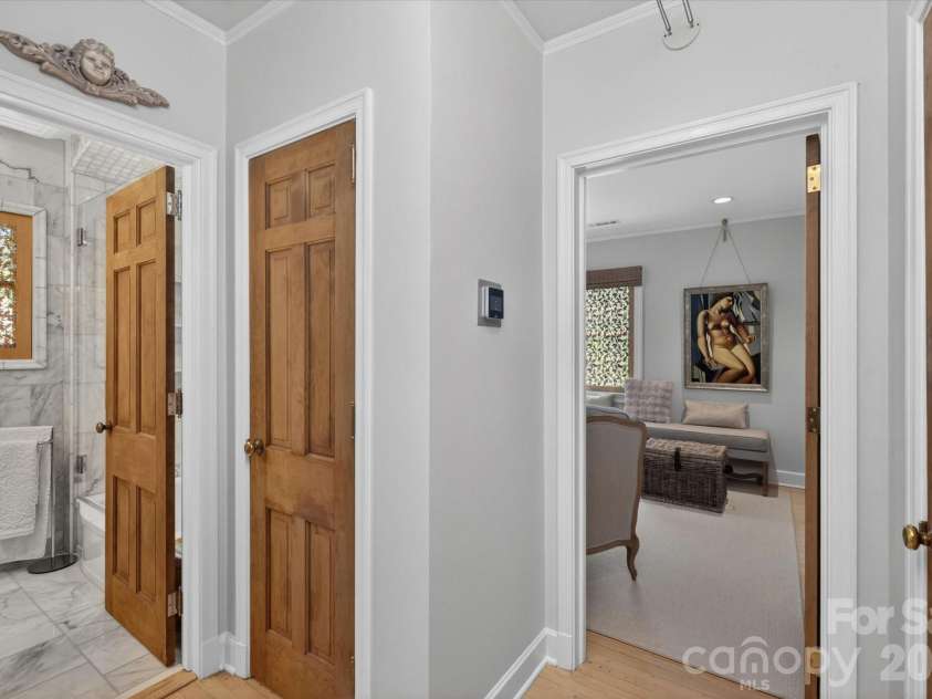 1035 Queens Road, Charlotte, NC 28207.  MLS# CAR4389224, YatesRealty ID 33738. Hallway Linen Closet
