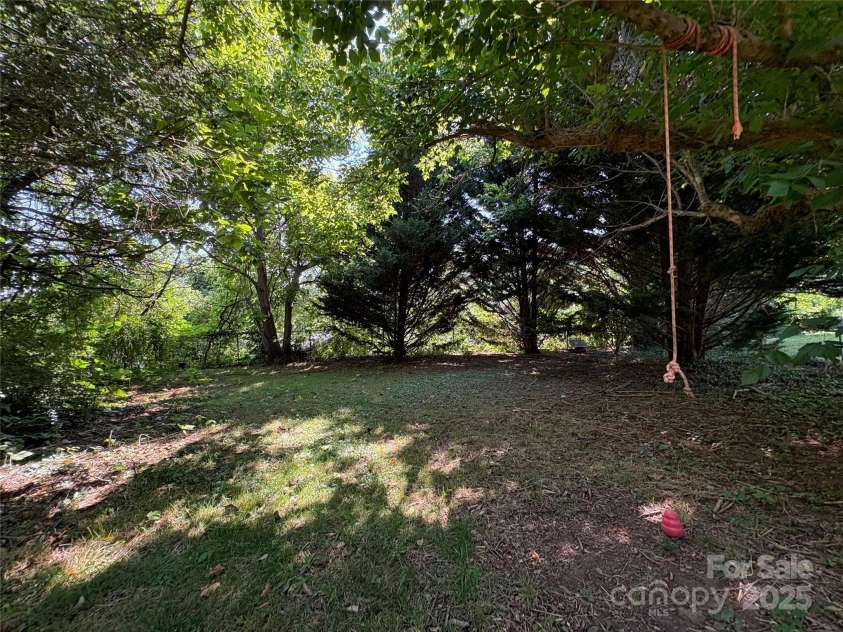 40 Brownwood Avenue, Asheville, NC 28806.  MLS# CAR4276720, YatesRealty ID 3374. 