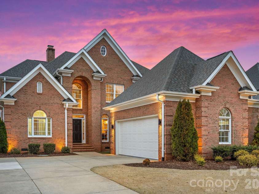 7604 Windaliere Drive, Cornelius, NC 28031.  MLS# CAR4350932, YatesRealty ID 3374. 