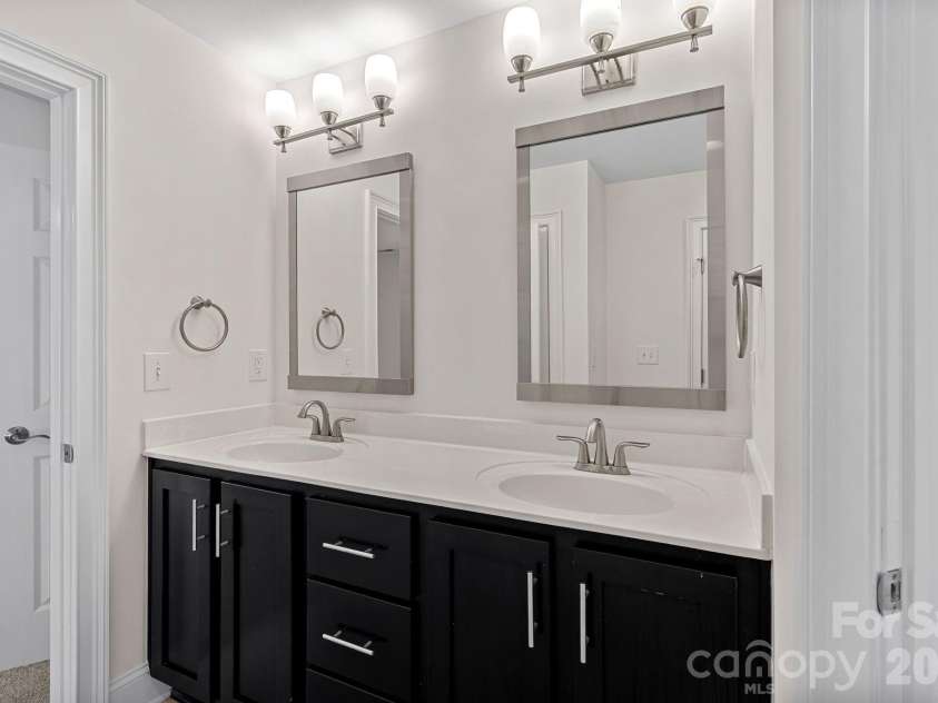 7604 Windaliere Drive, Cornelius, NC 28031.  MLS# CAR4350932, YatesRealty ID 3374. 