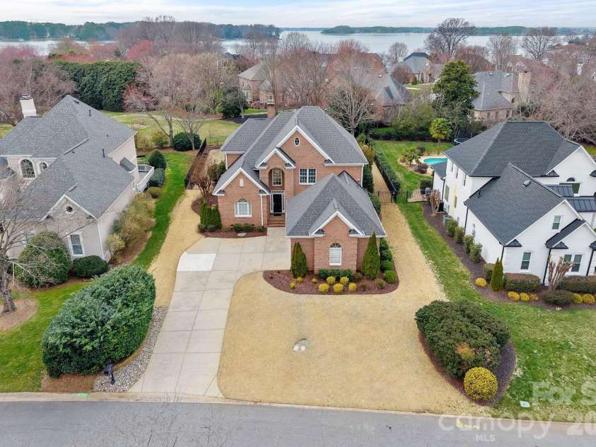7604 Windaliere Drive, Cornelius, NC 28031.  MLS# CAR4350932, YatesRealty ID 3374. 