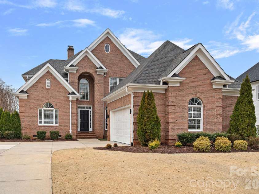 7604 Windaliere Drive, Cornelius, NC 28031.  MLS# CAR4350932, YatesRealty ID 3374. 