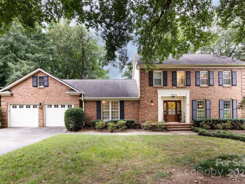 7924 Wellston Drive, Charlotte, NC 28210.  MLS# CAR4293826, YatesRealty ID 33741. 
