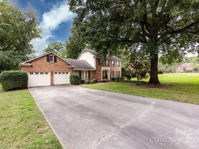 7924 Wellston Drive, Charlotte, NC 28210.  MLS# CAR4293826, YatesRealty ID 33741. 