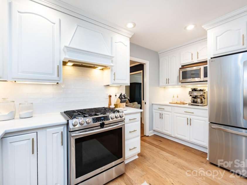 7924 Wellston Drive, Charlotte, NC 28210.  MLS# CAR4293826, YatesRealty ID 33741. 