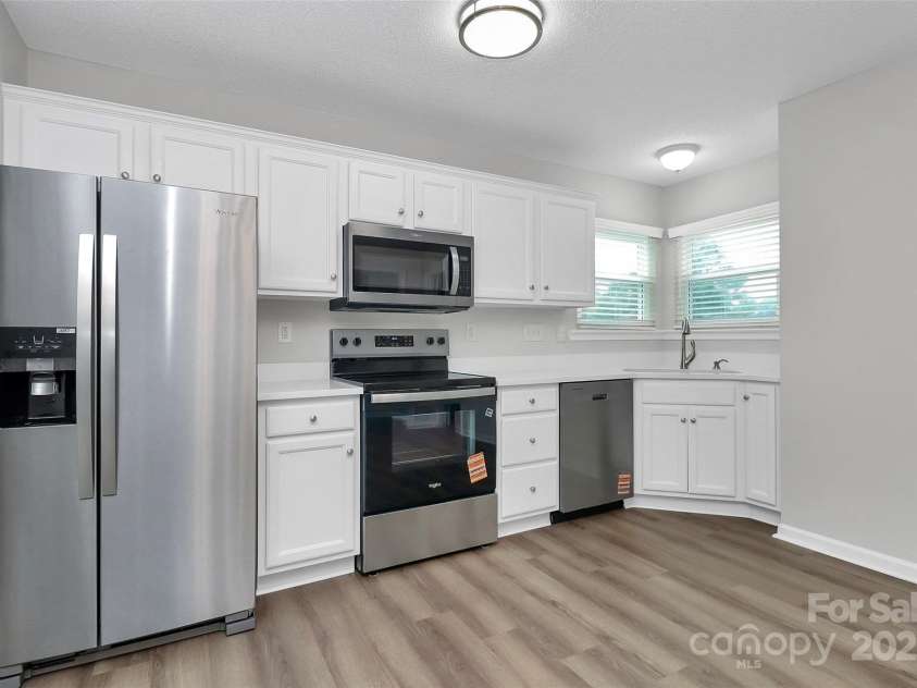 4234 Red Shed Lane, Charlotte, NC 28269.  MLS# CAR4291534, YatesRealty ID 33742. 