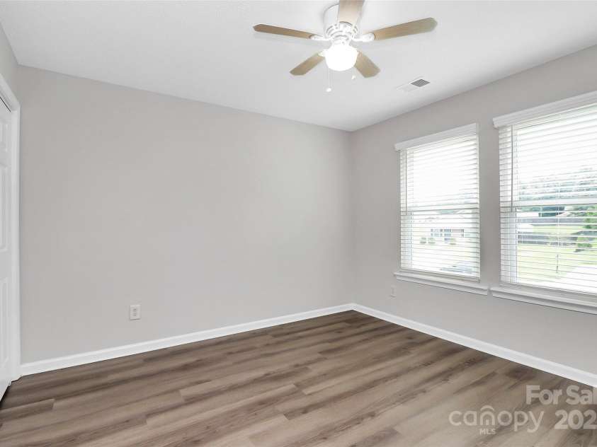 4234 Red Shed Lane, Charlotte, NC 28269.  MLS# CAR4291534, YatesRealty ID 33742. 
