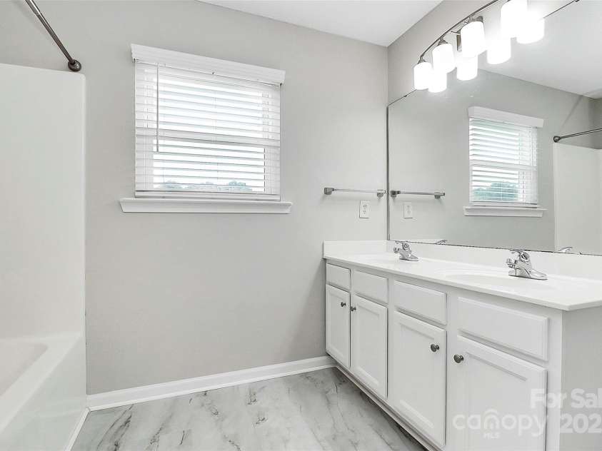 4234 Red Shed Lane, Charlotte, NC 28269.  MLS# CAR4291534, YatesRealty ID 33742. 