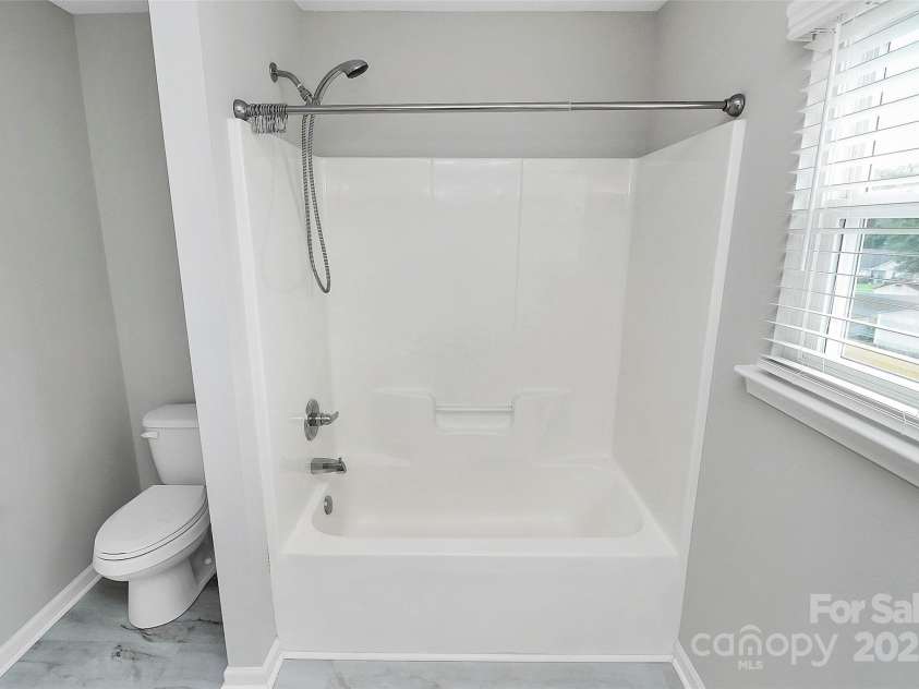 4234 Red Shed Lane, Charlotte, NC 28269.  MLS# CAR4291534, YatesRealty ID 33742. 