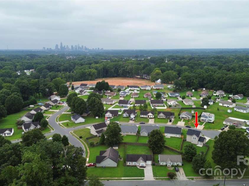 4234 Red Shed Lane, Charlotte, NC 28269.  MLS# CAR4291534, YatesRealty ID 33742. 